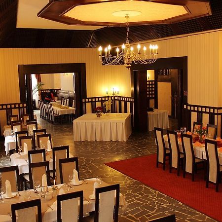 Hotel Staromiejski Slupsk Ngoại thất bức ảnh