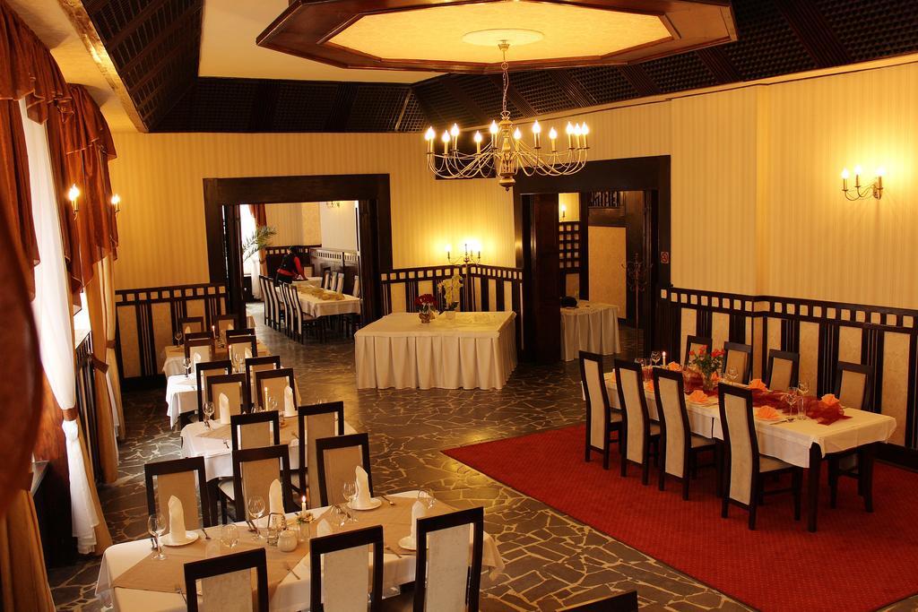 Hotel Staromiejski Slupsk Ngoại thất bức ảnh