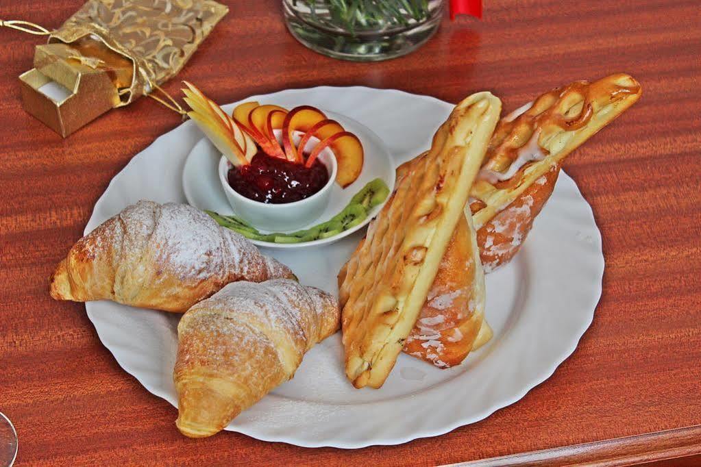 Hotel Staromiejski Slupsk Ngoại thất bức ảnh